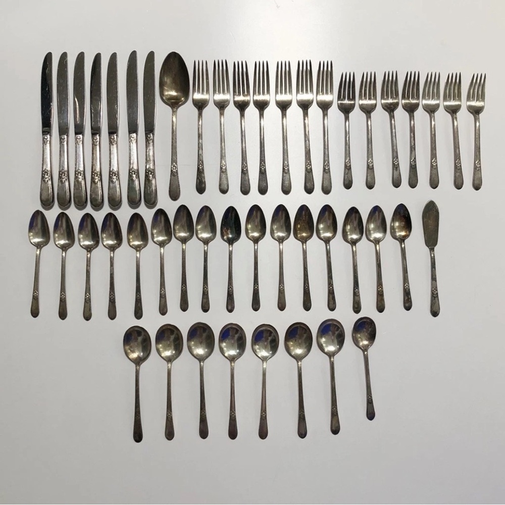 1847 Rogers Bros Is Adoration Vintage Silver Plate Silverware Set of 47 pieces